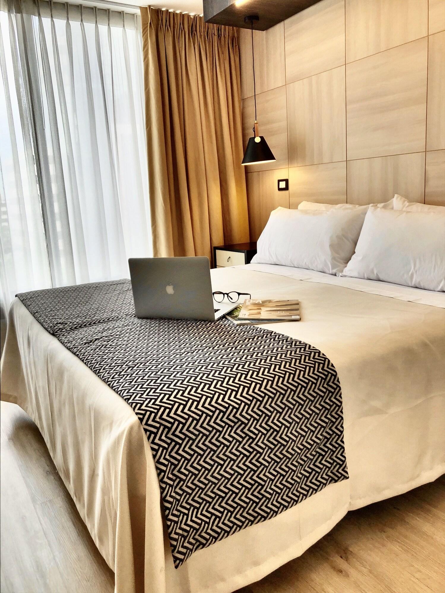 Aparthotel Rq Santa Magdalena Santiago del Cile Esterno foto