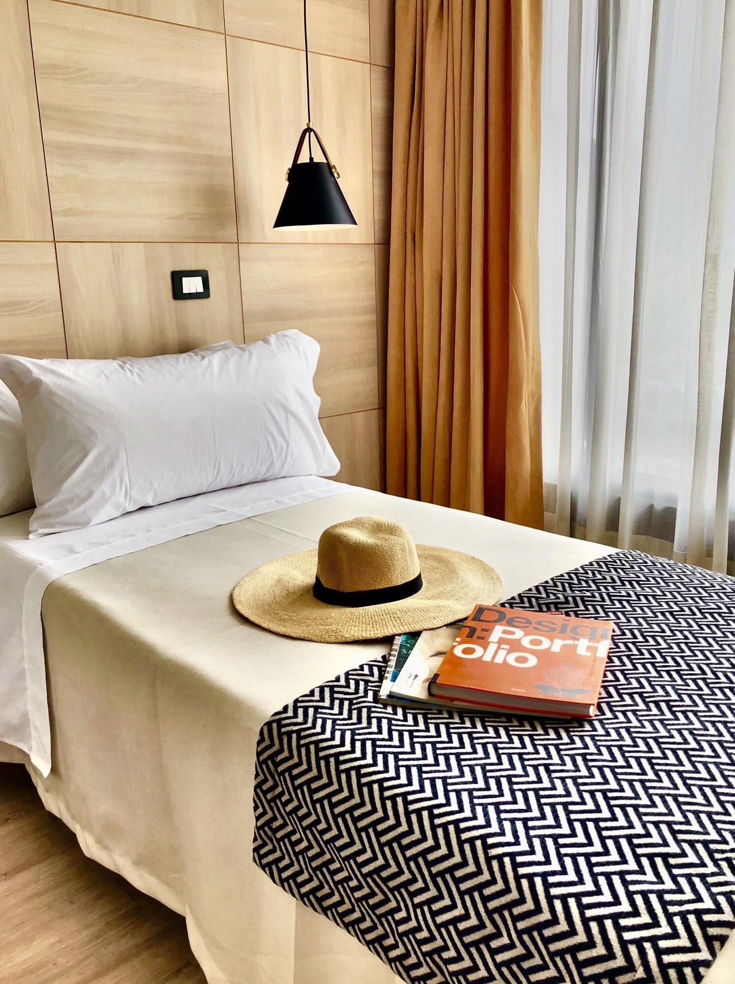 Aparthotel Rq Santa Magdalena Santiago del Cile Esterno foto