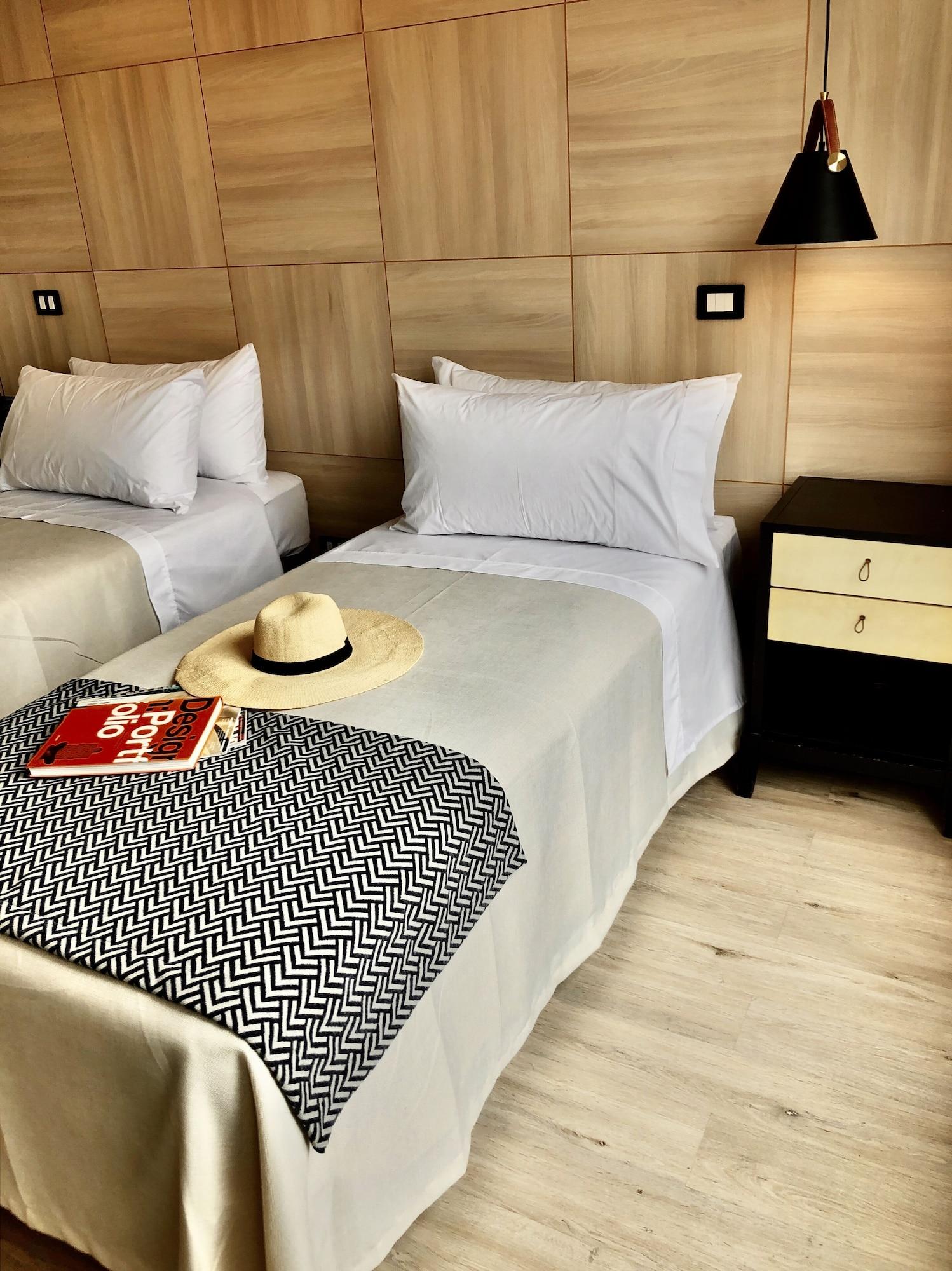 Aparthotel Rq Santa Magdalena Santiago del Cile Esterno foto