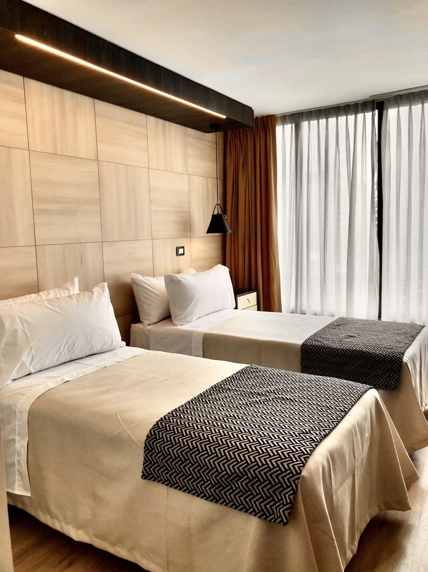 Aparthotel Rq Santa Magdalena Santiago del Cile Esterno foto