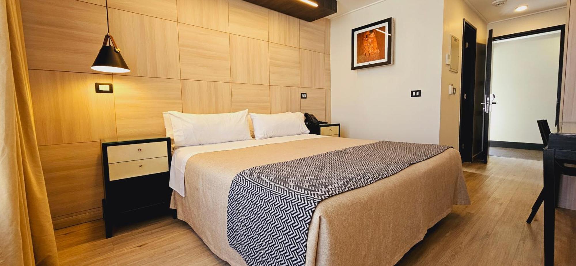 Aparthotel Rq Santa Magdalena Santiago del Cile Esterno foto