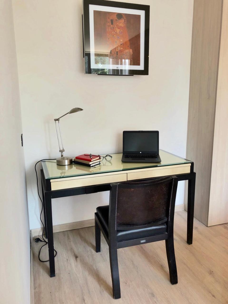Aparthotel Rq Santa Magdalena Santiago del Cile Esterno foto